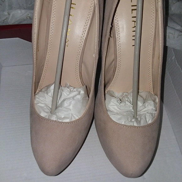 ☄️Nude Beige Corset Back Lace Up Gold Studded Heel - Picture 4 of 8